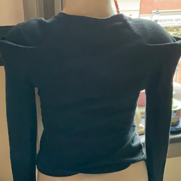 Excellent. Unique top - Picture 2 of 8